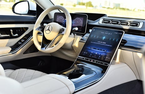 تأجير Mercedes Benz S580 Maybach Kit 2021 في دبي