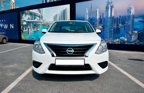 Miete Nissan Sunny 2024 in Dubai