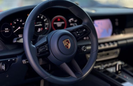 Alquilar Porsche 911 Carrera GTS Spyder 2022 en Dubai
