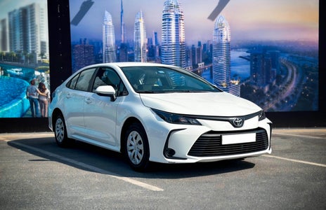 租 Toyota Corolla 2024 在 迪拜