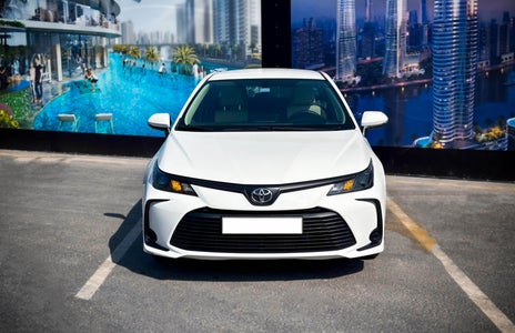 Alquilar Toyota Corolla 2024 en Dubai