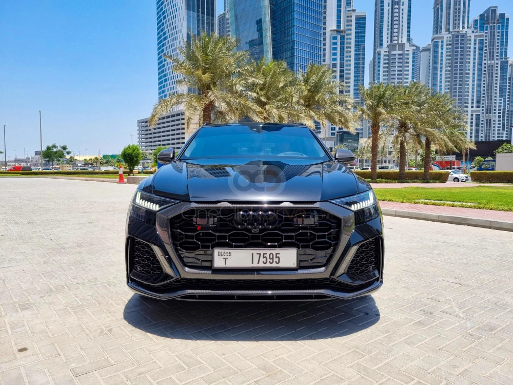 Negro Audi RS Q8 2022 for rent in Dubai 3