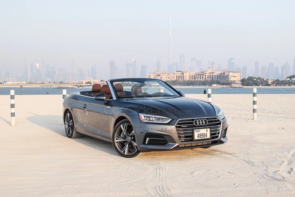 Gris oscuro Audi A5 Convertible 2018 for rent in Dubai 9
