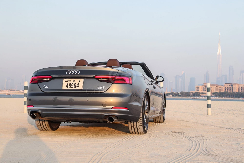 Gris oscuro Audi A5 Convertible 2018 for rent in Dubai 5
