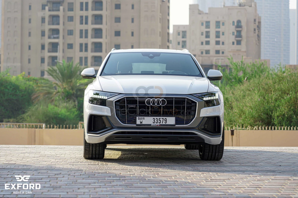 zwart Audi Q8 2021 for rent in Dubai 8