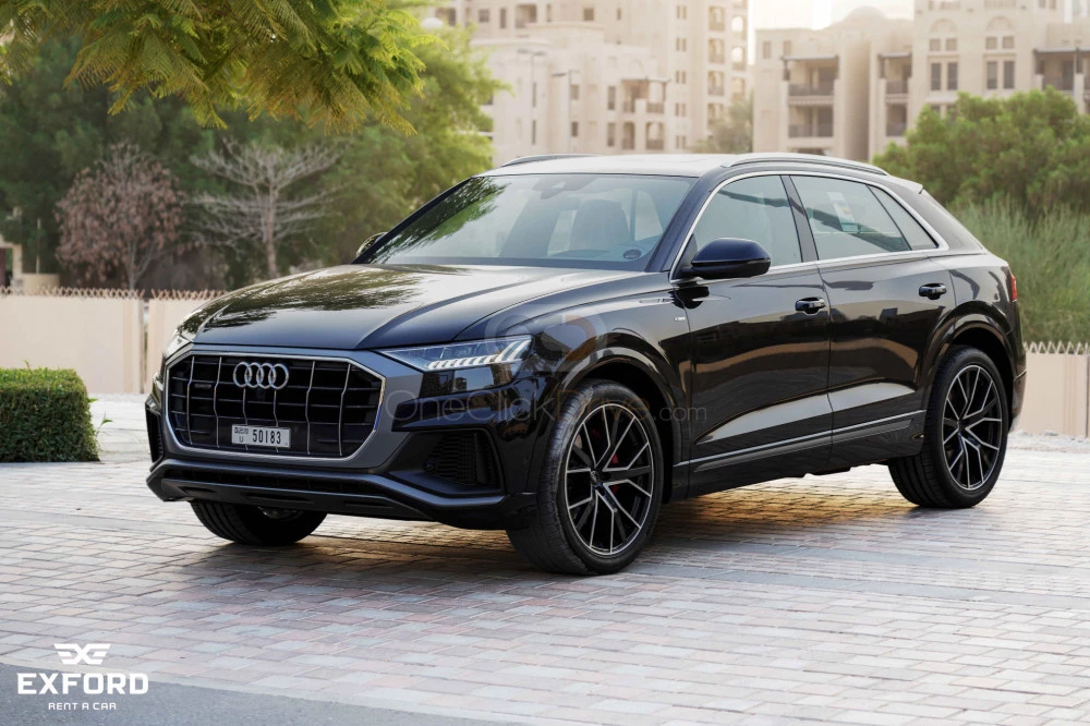 zwart Audi Q8 2021 for rent in Dubai 1