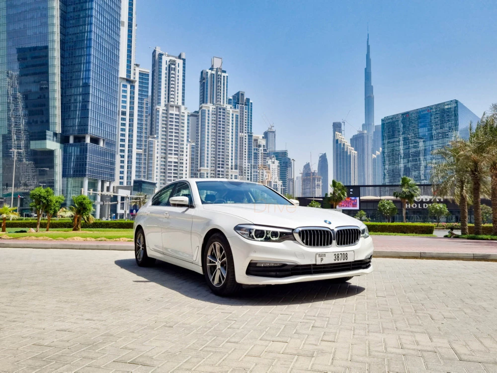 Blanco BMW 520i 2020 for rent in Dubai 1