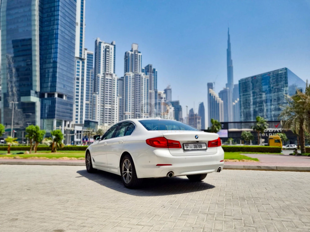 Beyaz BMW 520i 2020 for rent in Dubai 9
