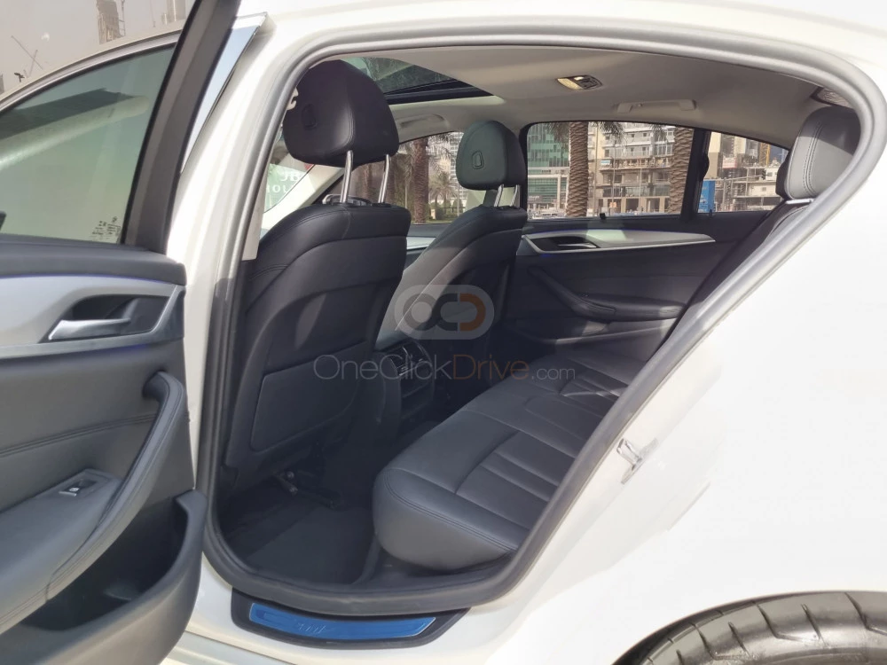 White BMW 520i 2020 for rent in Abu Dhabi 8