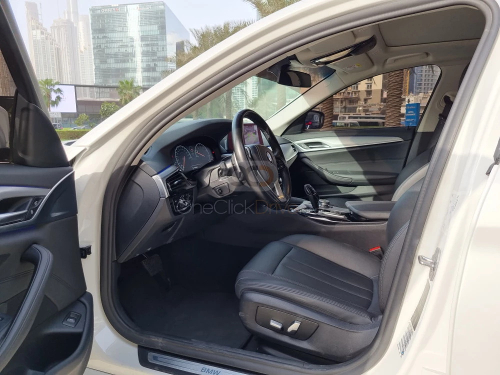 White BMW 520i 2020 for rent in Abu Dhabi 6