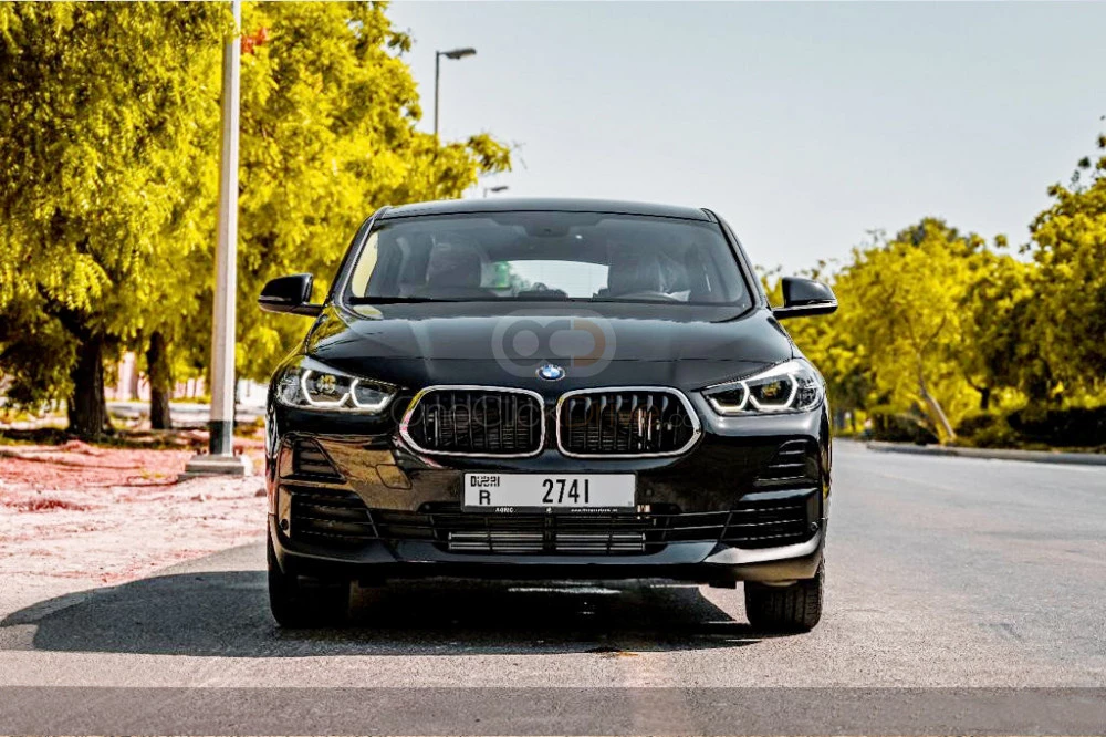 zwart BMW x2 2022 for rent in Dubai 1