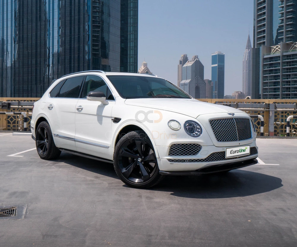 Blanco Bentley Bentayga 2019 for rent in Dubai 4