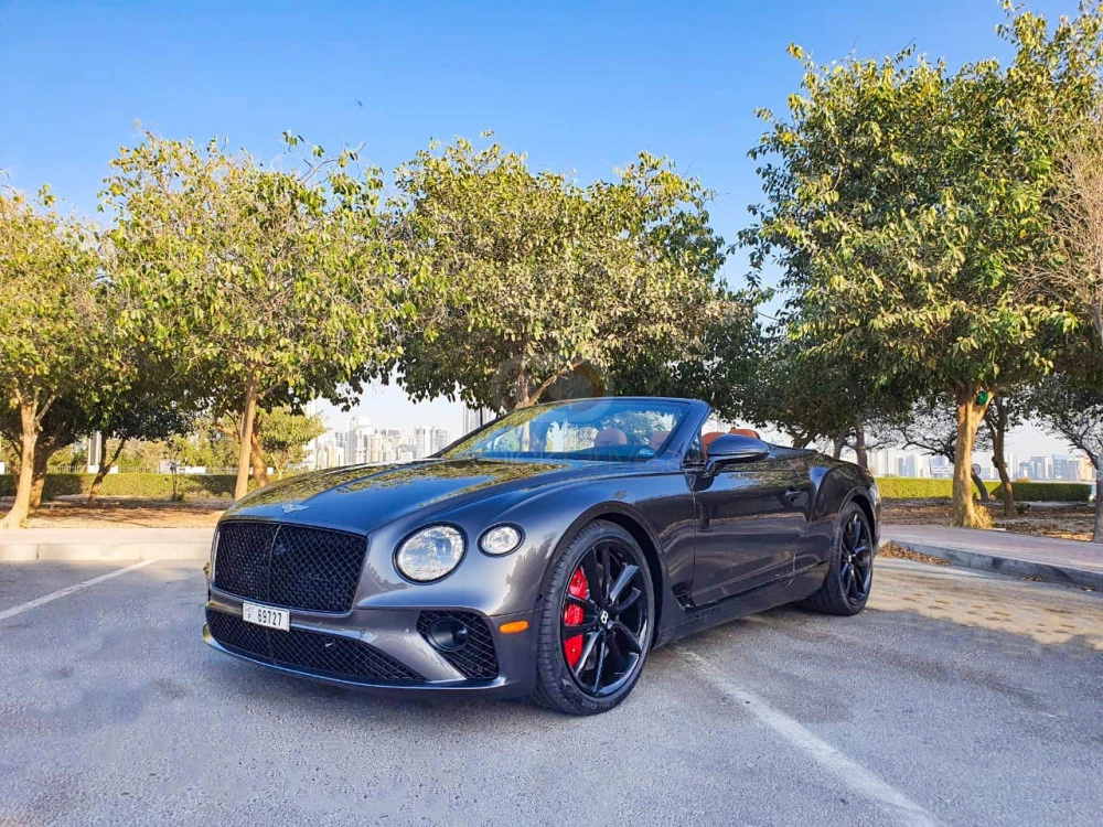 Gris oscuro Bentley Continental GT Descapotable 2021 for rent in Dubai 1