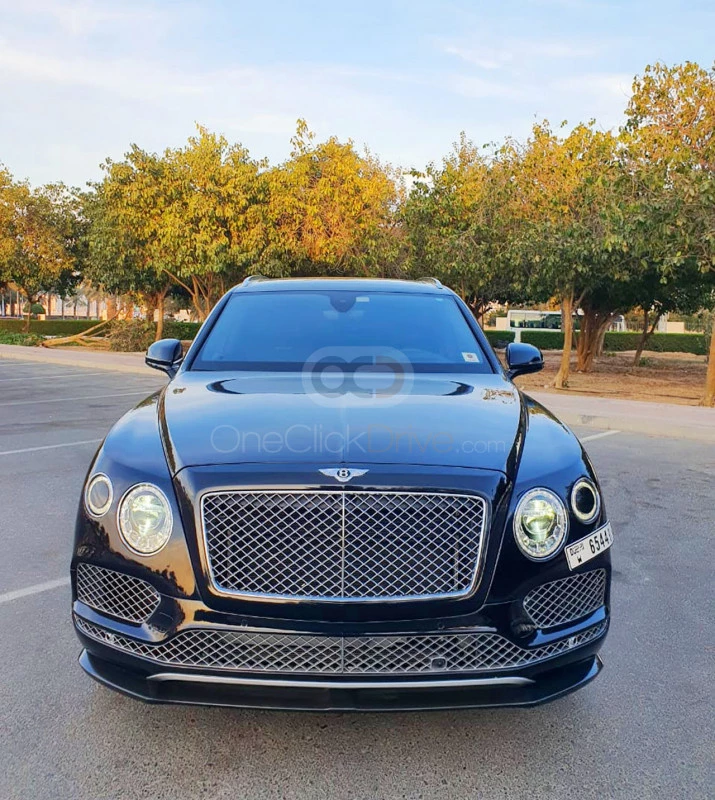 zwart Bentley Bentayga 2017 for rent in Dubai 8