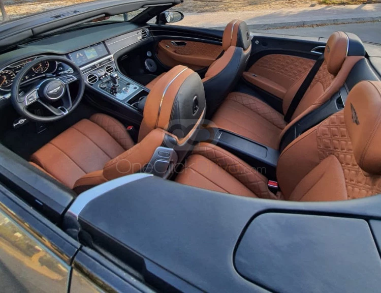 Koyu gri Bentley Continental GT Cabrio 2021 for rent in Dubai 4