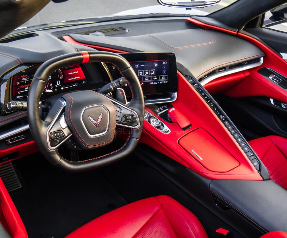 白色的 雪佛兰 Corvette C8 Stingray Coupe 2022 for rent in 迪拜 5