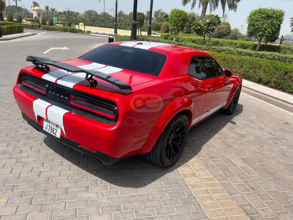 rood slimmigheidje Challenger V8 RT Demon Widebody 2020 for rent in Dubai 5