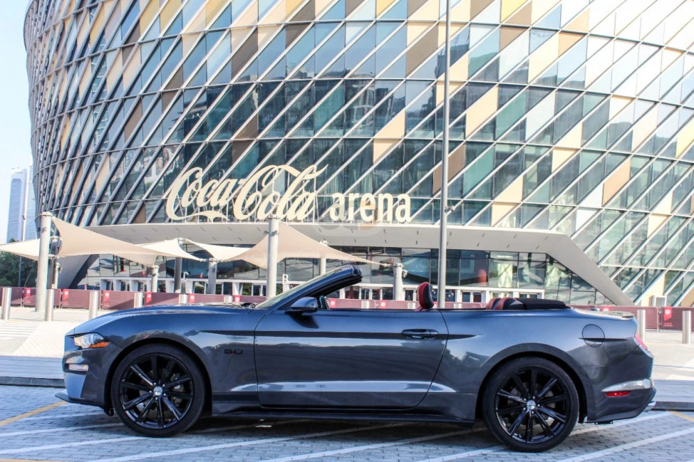 wit Ford Mustang EcoBoost Convertible V4 2019 for rent in Dubai 3