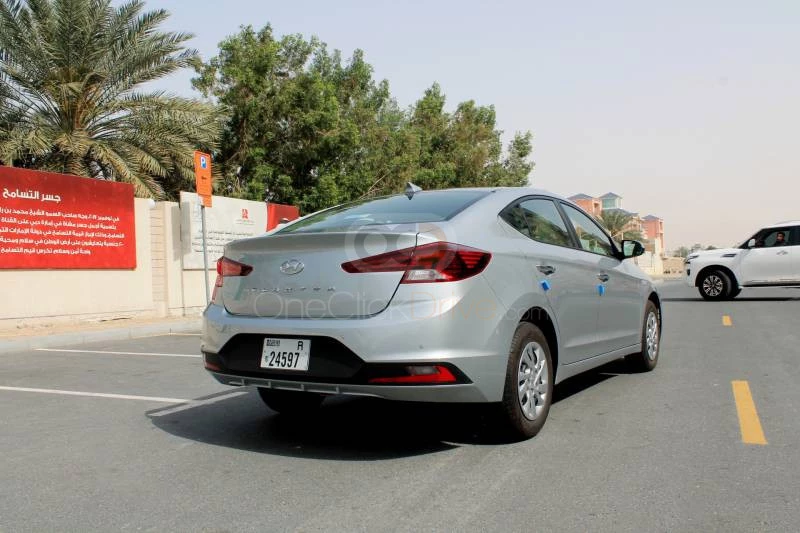 gris Hyundai Elantra 2020 for rent in Dubai 4
