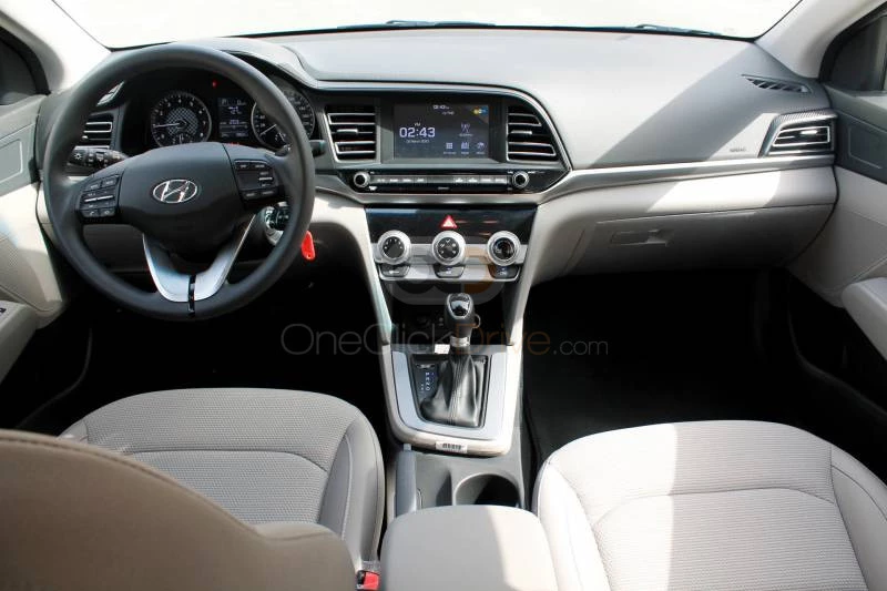 gris Hyundai Elantra 2020 for rent in Dubai 3