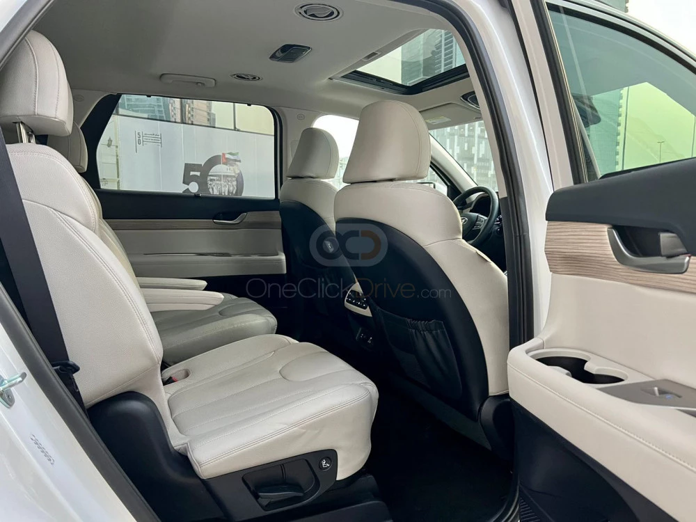 White Hyundai Palisade 2021 for rent in Dubai 5