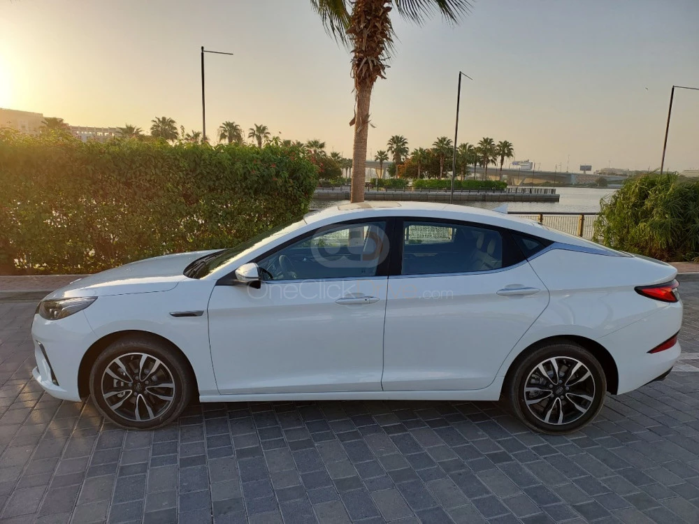 White JAC J7 2023 for rent in Ajman 5