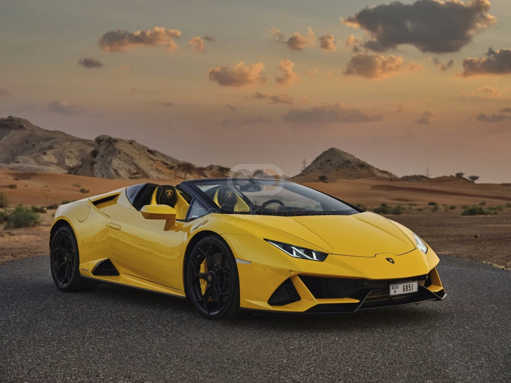 Geel Lamborghini Huracan Evo Spyder 2021 for rent in Dubai 1