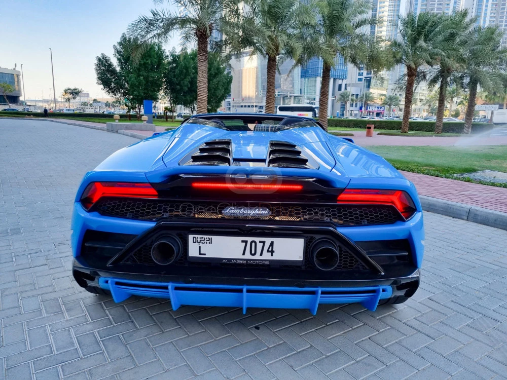 Sapphire Blue Lamborghini Huracan Evo Spyder 2022 for rent in Dubai 9