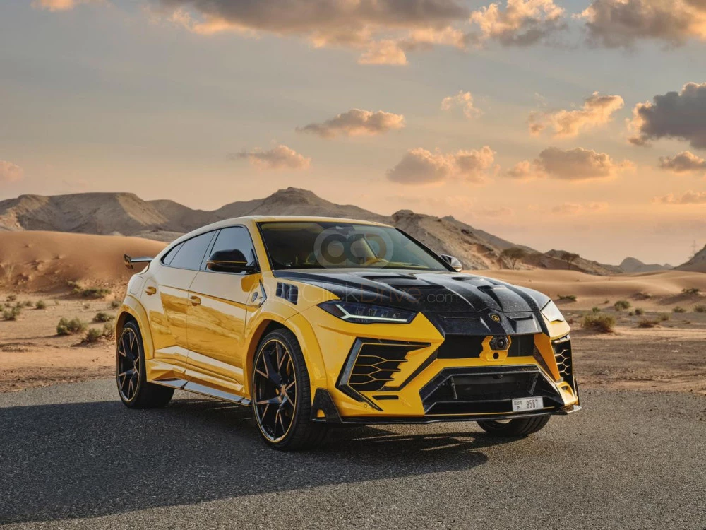 Sarı Lamborghini Urus Malikanesi 2021 for rent in Dubai 1