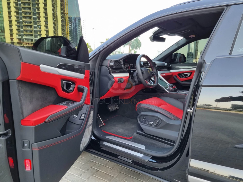 zwart Lamborghini Urus Pearl-capsule 2022 for rent in Dubai 8
