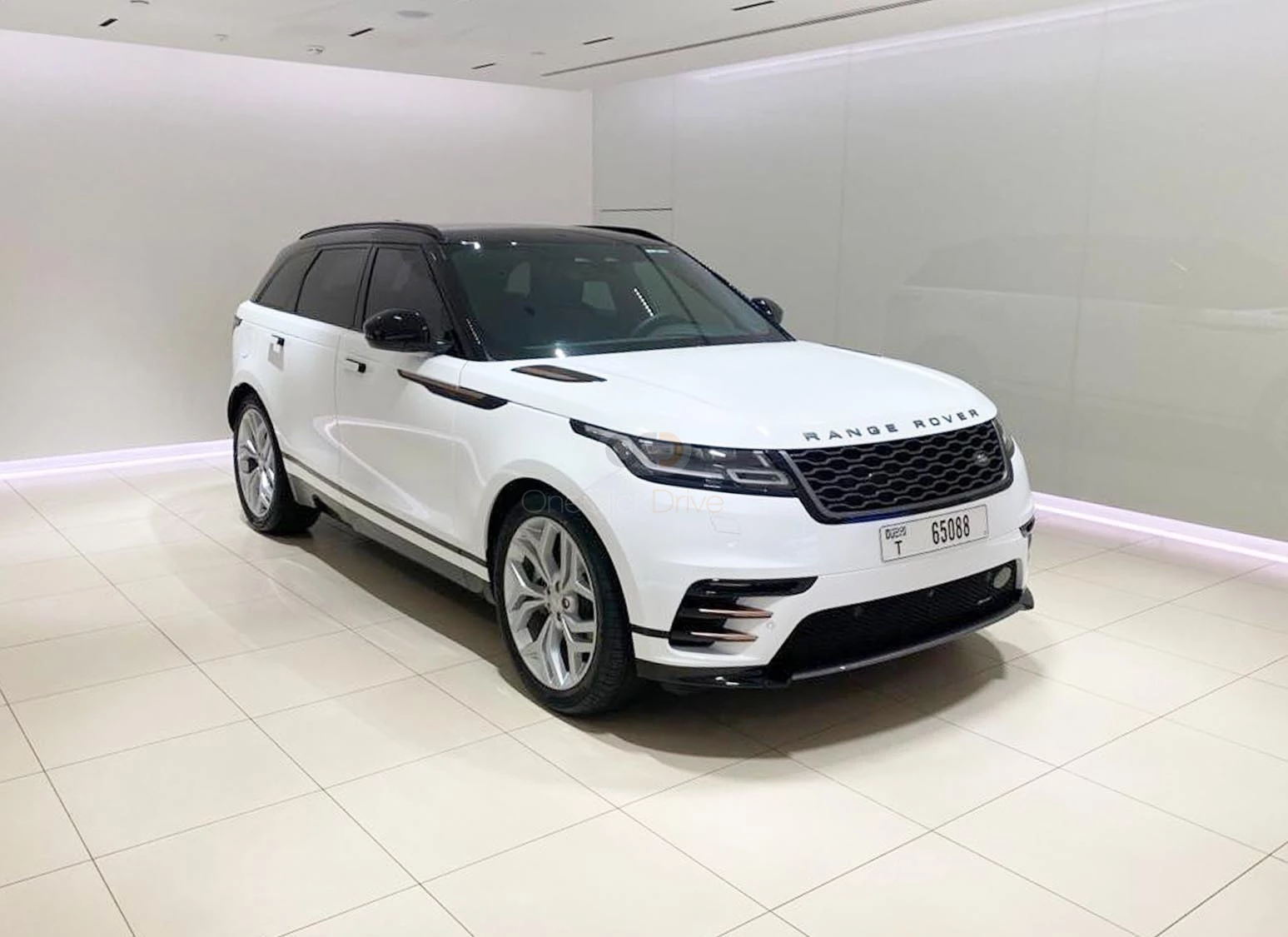 White Land Rover Range Rover Velar R Dynamic 2022 for rent in Dubai 7