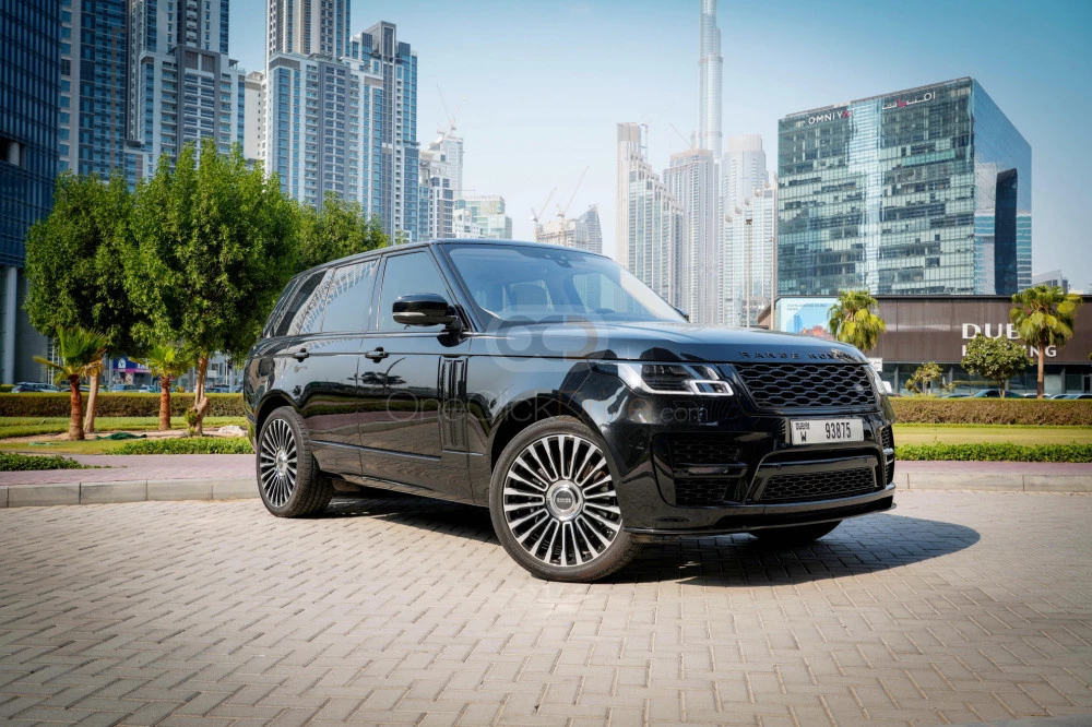 Black Land Rover Range Rover Vogue HSE 2021 for rent in Dubai 1