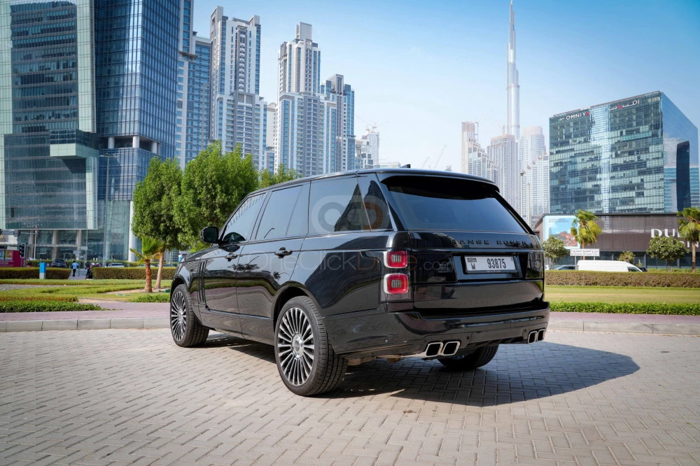 Black Land Rover Range Rover Vogue HSE 2021 for rent in Dubai 9