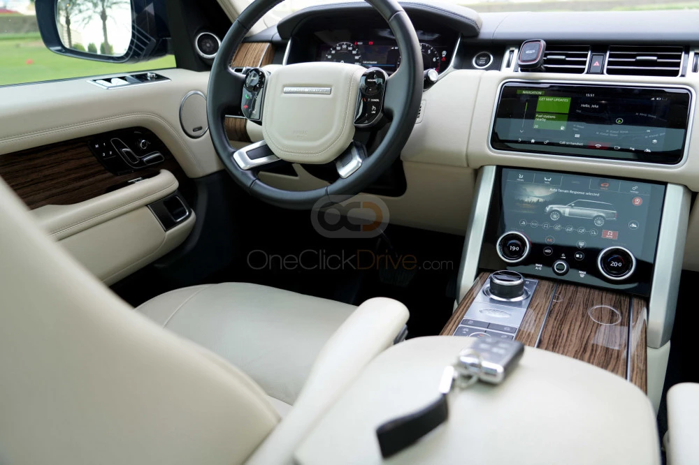 Black Land Rover Range Rover Vogue HSE 2021 for rent in Dubai 5