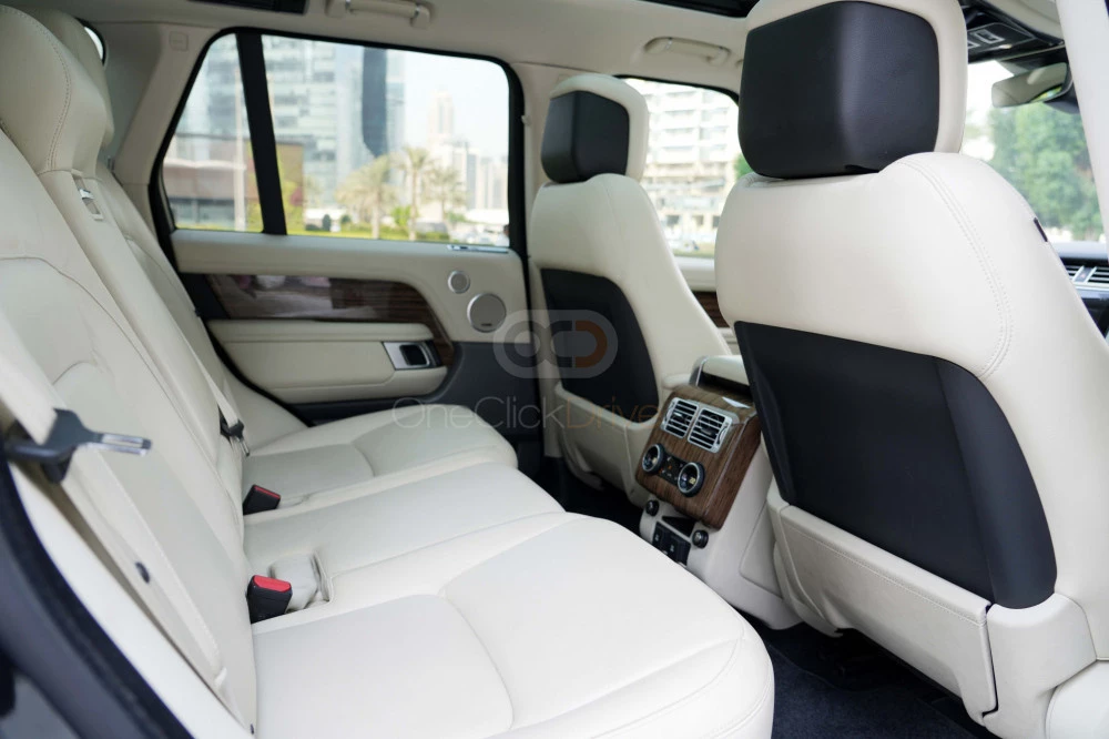 Black Land Rover Range Rover Vogue HSE 2021 for rent in Dubai 4