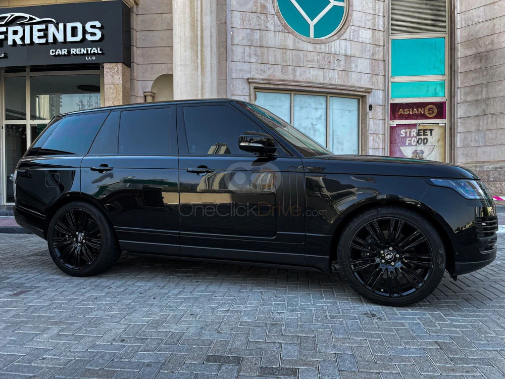 Black Land Rover Range Rover Vogue SE 2019 for rent in Dubai 6