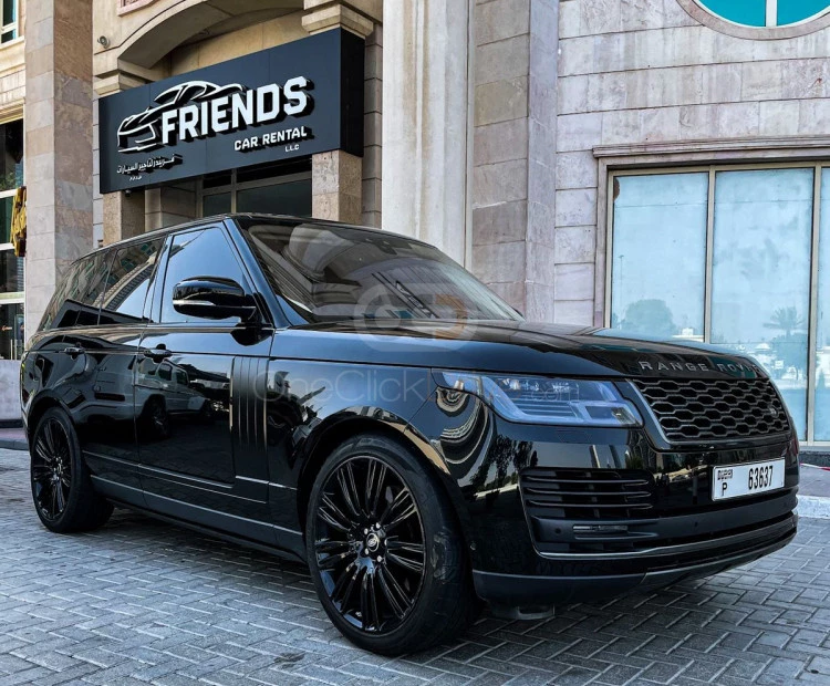 Black Land Rover Range Rover Vogue SE 2019 for rent in Dubai 5