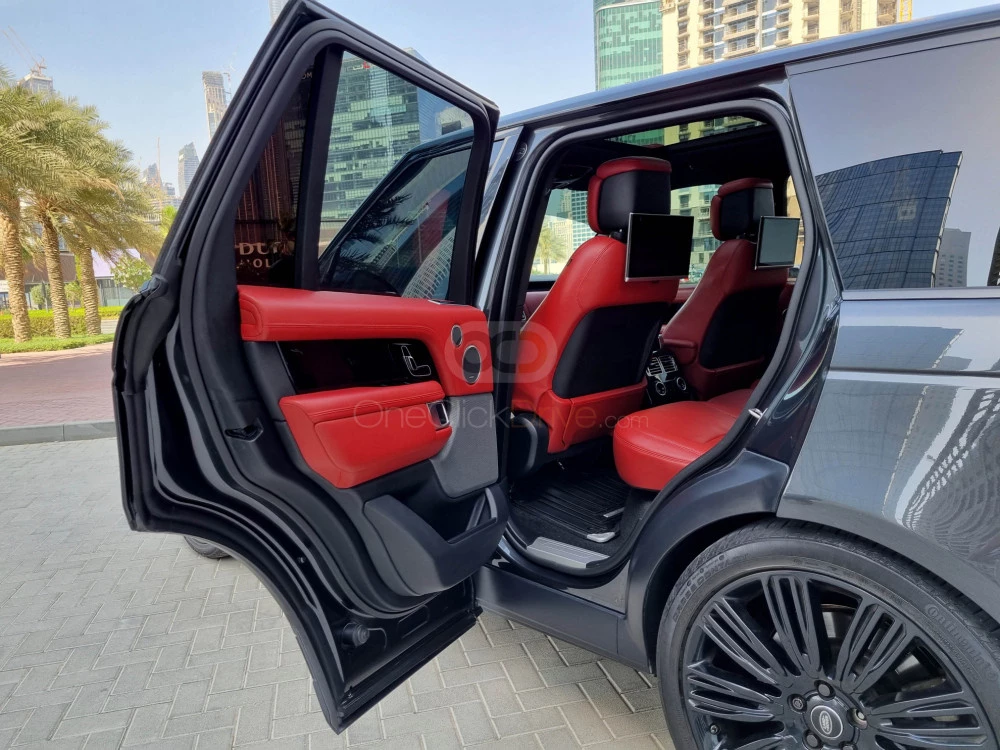 Black Land Rover Range Rover Vogue Supercharged 2019 for rent in Dubai 5