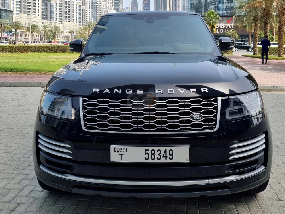 zwart Landrover Range Rover Vogue Supercharged 2020 for rent in Dubai 2