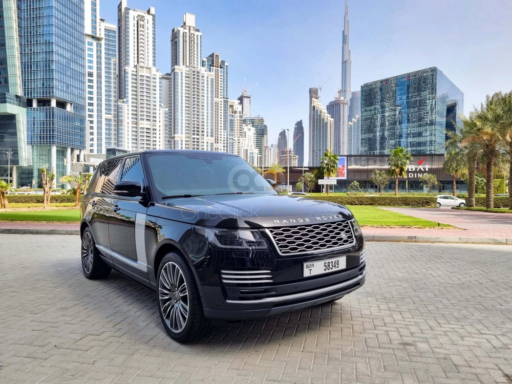 zwart Landrover Range Rover Vogue Supercharged 2020 for rent in Dubai 1