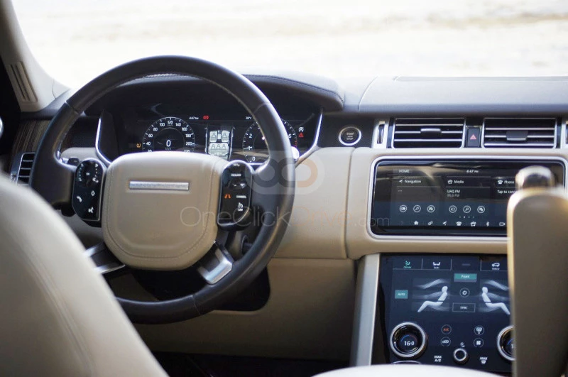 White Land Rover Range Rover Vogue SE 2019 for rent in Dubai 4