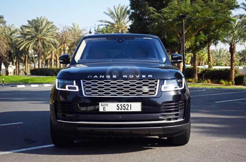 White Land Rover Range Rover Vogue Supercharged 2019 for rent in Dubai 5