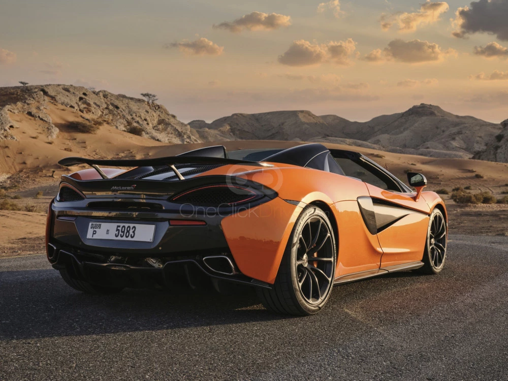 Oranje McLaren 570S Spyder 2019 for rent in Abu Dhabi 5
