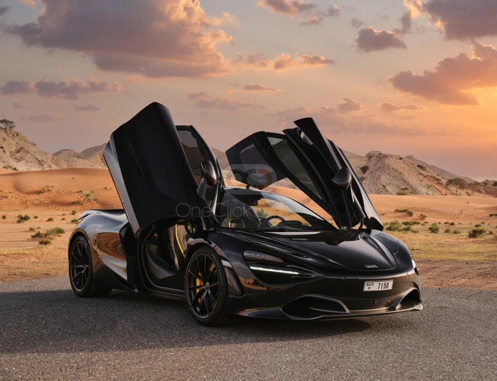zwart McLaren 720S 2020 for rent in Dubai 1