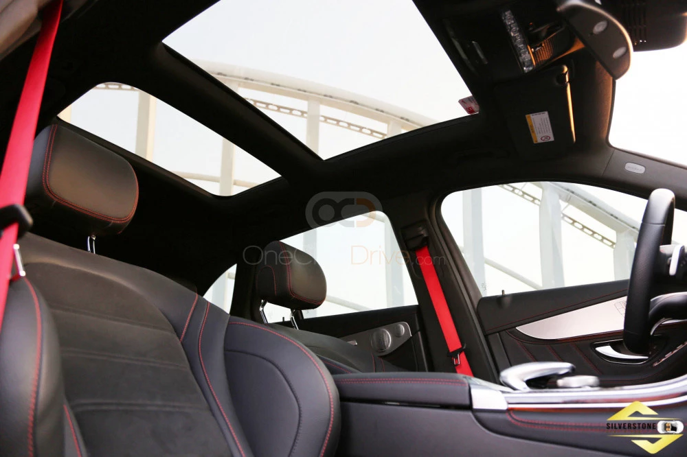 黑色的 奔驰 AMG GLC 43 2019 for rent in 迪拜 5