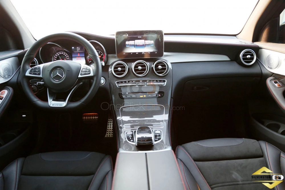 Negro Mercedes Benz AMG GLC 43 2019 for rent in Dubai 3