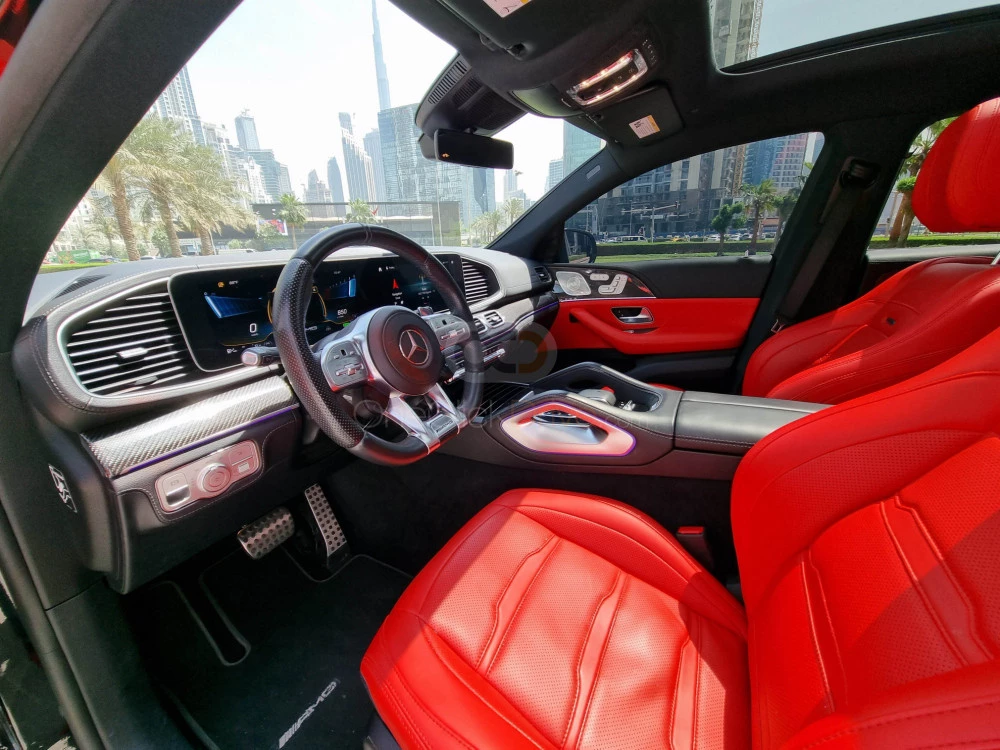 黑色的 奔驰 AMG GLE 53 2021 for rent in 迪拜 6