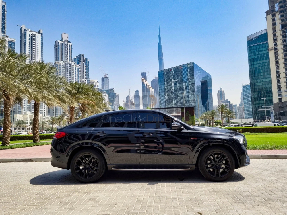 Siyah Mercedes Benz AMG GLE 53 2021 for rent in Dubai 2