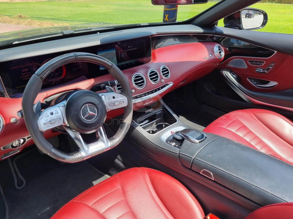 zwart Mercedes-Benz S560 Cabrio 2019 for rent in Dubai 7