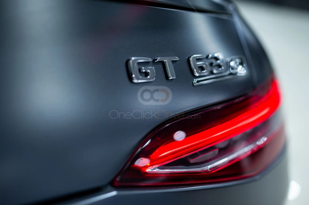 深灰色 奔驰 AMG GT 63S 2020 for rent in 迪拜 6